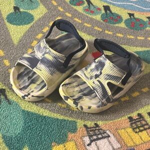 DSG Kids Camouflage Sandals in Black and Yellow